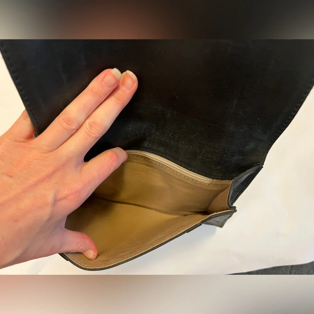 EUC Sseko Oiled Leather Belt Bag | RARE - Picture 5 of 6